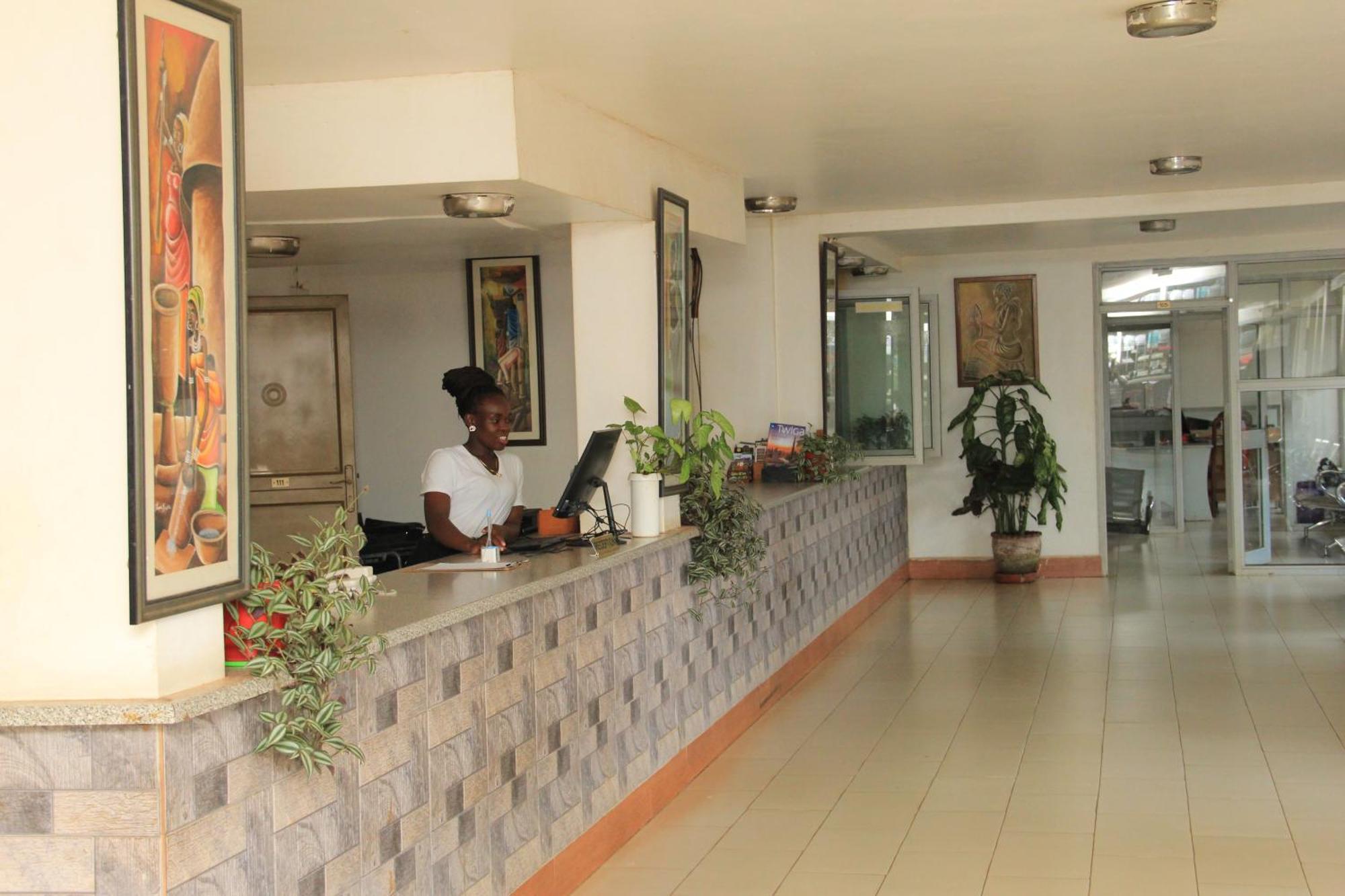 Entebbe Flights Motel Bagian luar foto