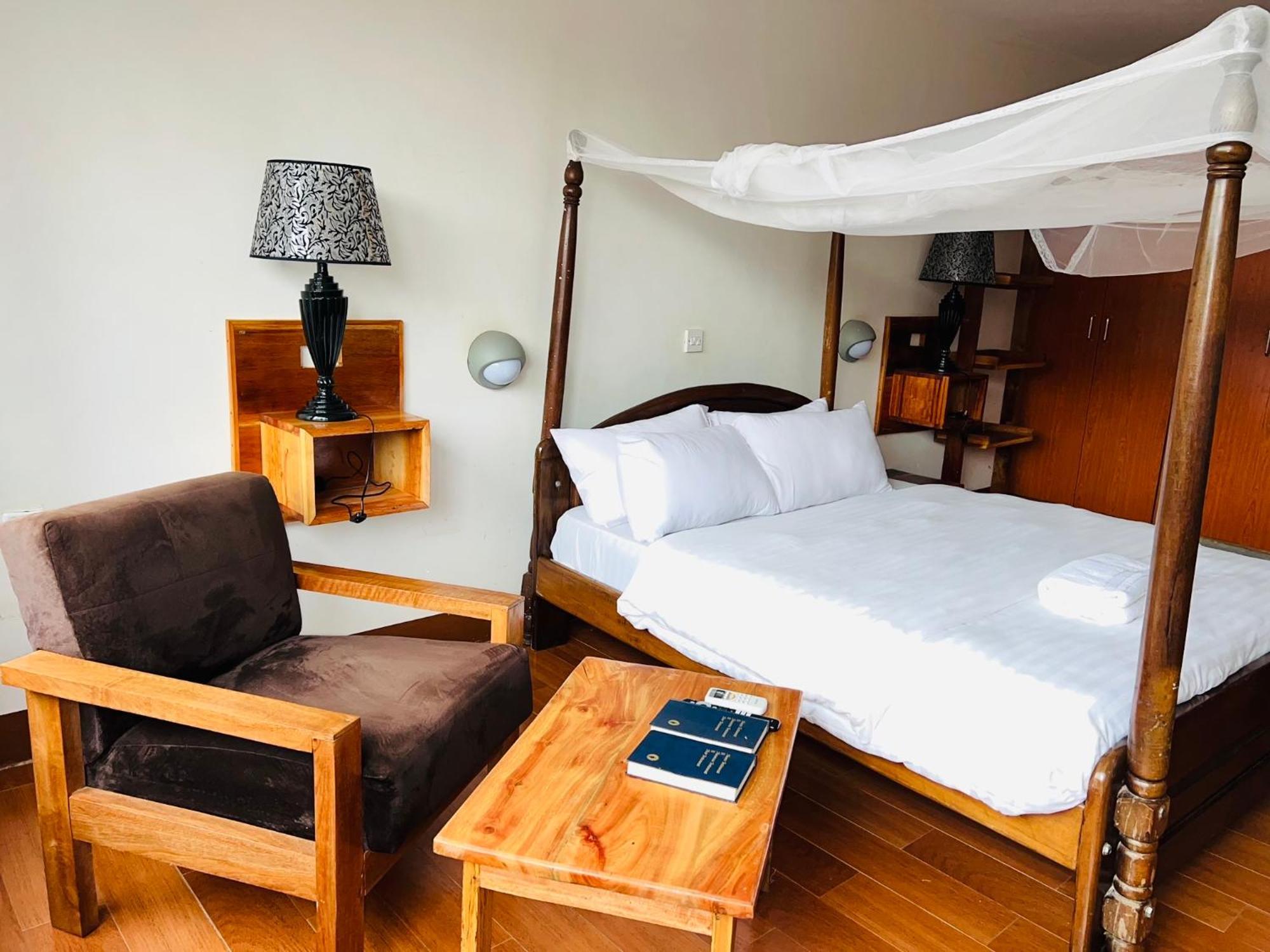 Entebbe Flights Motel Bagian luar foto