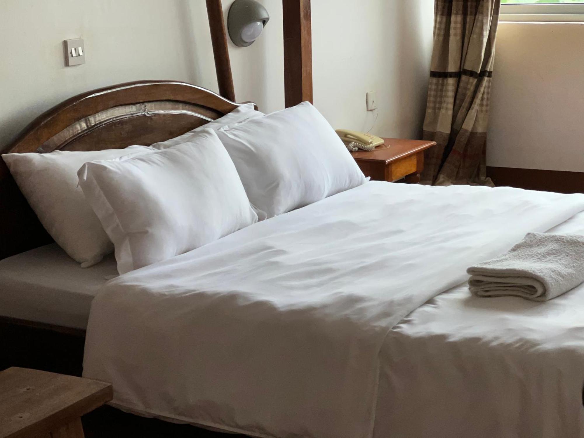 Entebbe Flights Motel Bagian luar foto