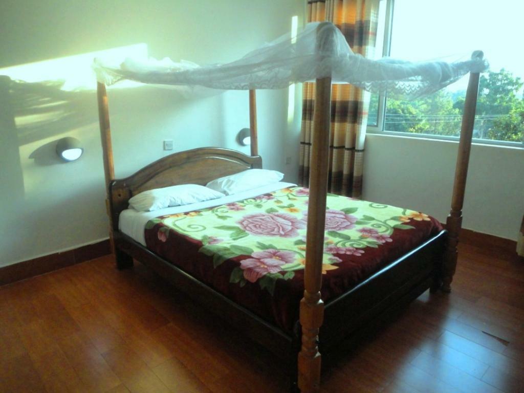 Entebbe Flights Motel Bagian luar foto